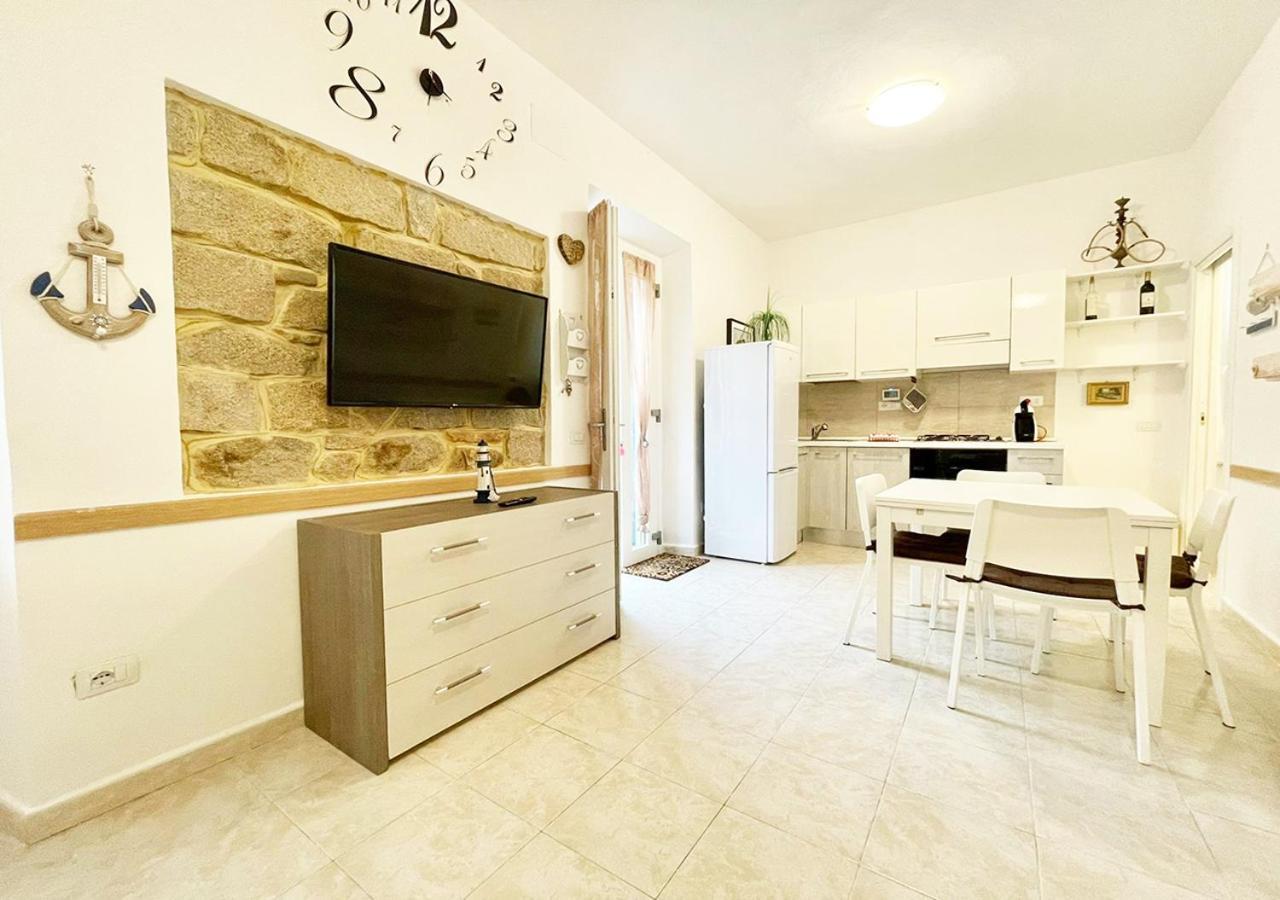 ラ・マッダレーナPgs Immobiliare Srls Residenza Marino Bilocale In Centro Storico La Maddalenaアパートメント エクステリア 写真